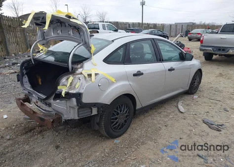 2014 Ford Focus S z USA, uszkodzony, nr VIN 1FADP3E2XEL204342